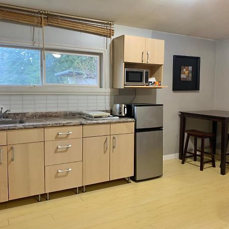 Whole Suite To Yourself At Coquitlam Centre! 포트코퀴틀람 외부 사진