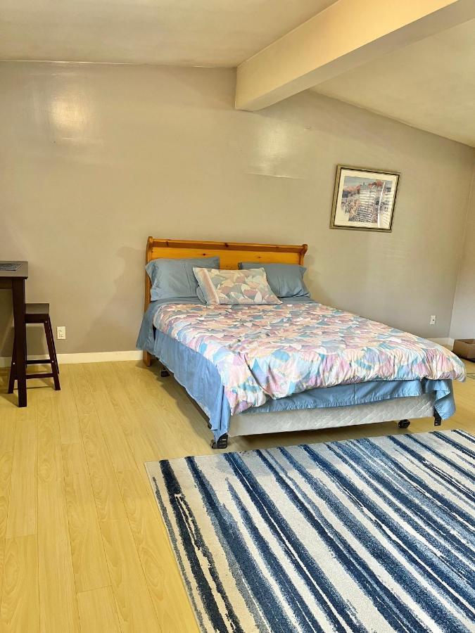 Whole Suite To Yourself At Coquitlam Centre! 포트코퀴틀람 외부 사진