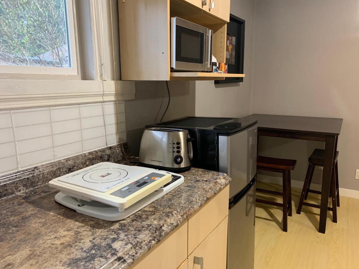 Whole Suite To Yourself At Coquitlam Centre! 포트코퀴틀람 외부 사진